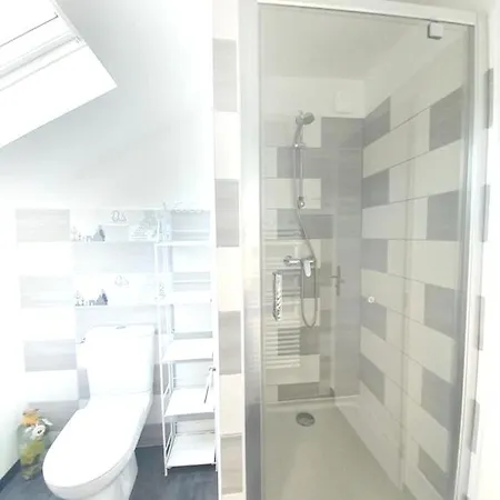 Hébergement de vacances House With One Bedroom In With Wonderful City View Shared Pool Enclosed Garden *