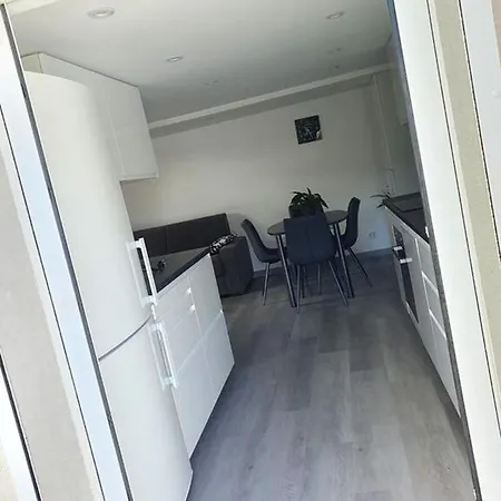 House With One Bedroom In With Wonderful City View Shared Pool Enclosed Garden Hébergement de vacances